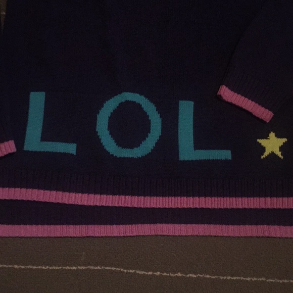 Old Navy hi-lo Graphic Pullover Sweater - Picture 2 of 2